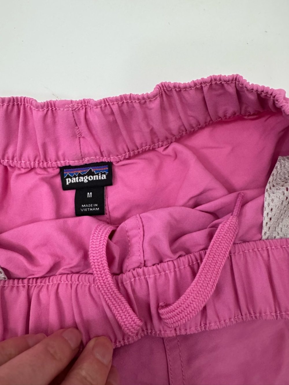 Patagonia Barely Baggies Magenta Pink Shorts Size Medium - Picture 3 of 9